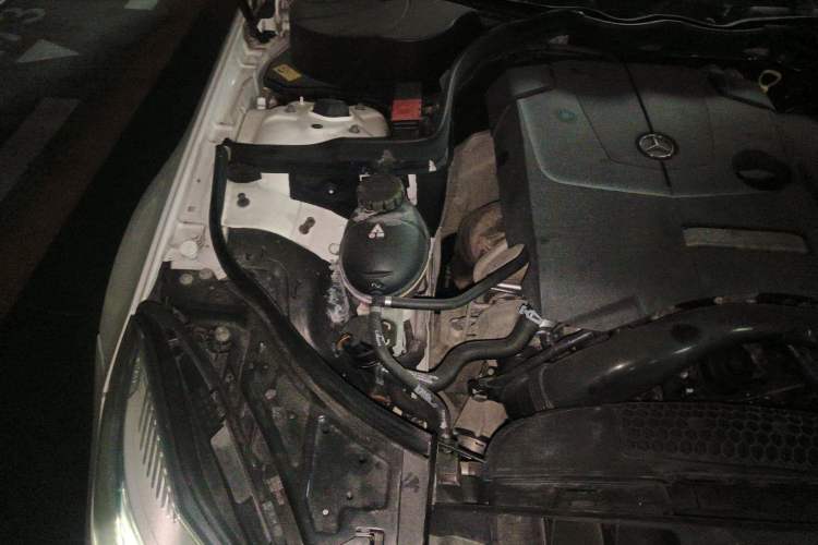 Used Mercedes-Benz E-Class 2014 E 200 Coupe Engine Bay Right