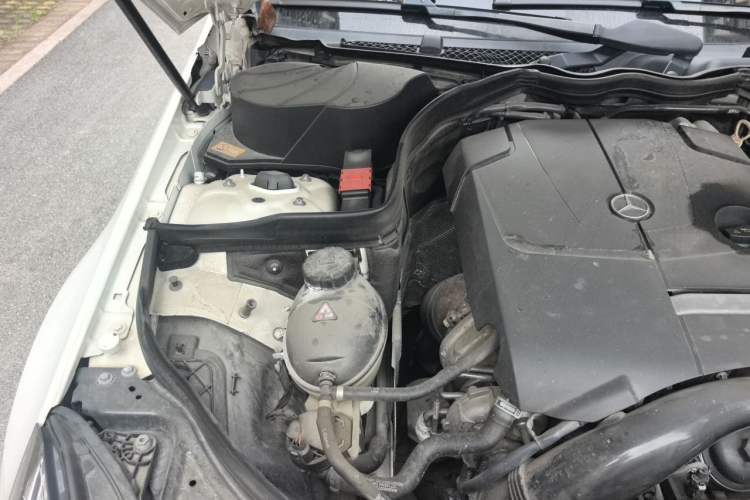 Used Mercedes-Benz E-Class 2014 E 260 Coupe Engine Bay Right