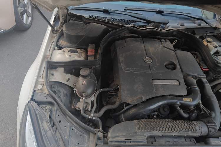 Used Mercedes-Benz E-Class 2014 E 200 Coupe Engine Bay Right