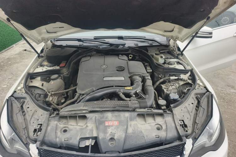 Used Mercedes-Benz E-Class 2014 E 200 Coupe Engine Bay