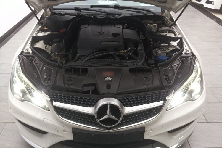 Used Mercedes-Benz E-Class 2014 E 260 Coupe Engine Bay