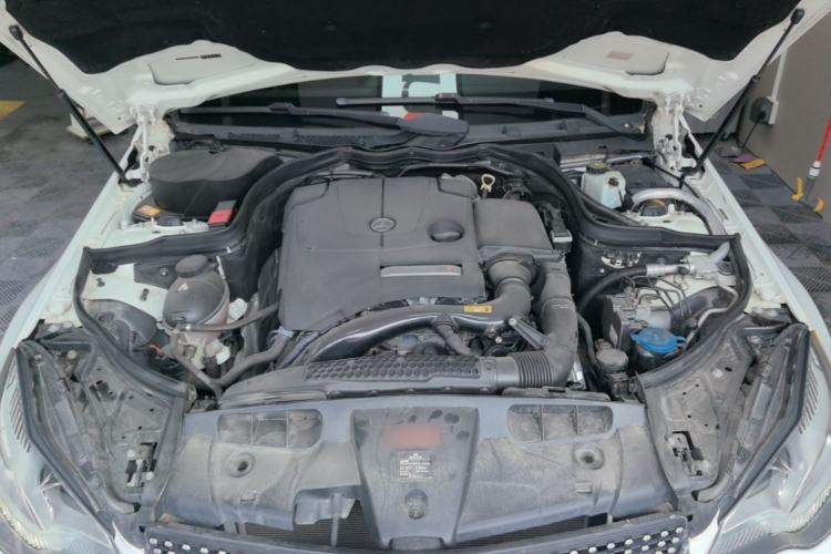Used Mercedes-Benz E-Class 2014 E 200 Coupe Engine Bay
