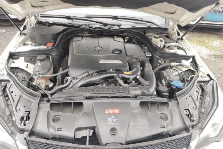 Used Mercedes-Benz E-Class 2014 E 200 Coupe Engine Bay