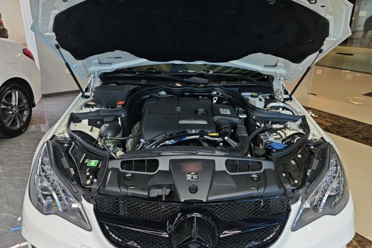 Used Mercedes-Benz E-Class 2014 E 260 Coupe Engine Bay