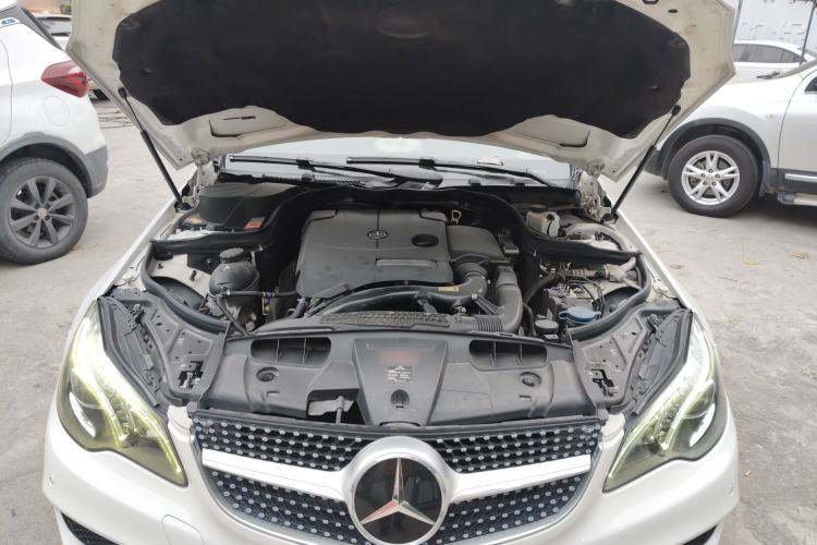 Used Mercedes-Benz E-Class 2014 E 260 Coupe Engine Bay