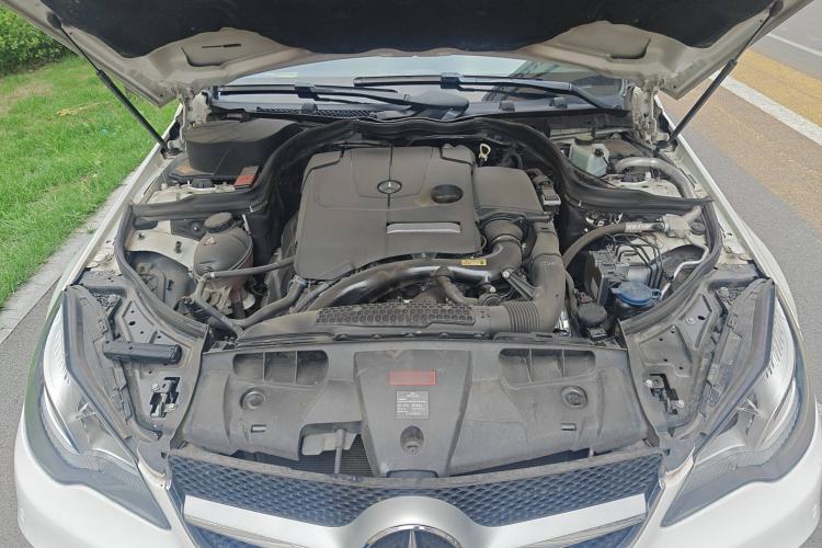 Used Mercedes-Benz E-Class 2014 E 200 Coupe Engine Bay