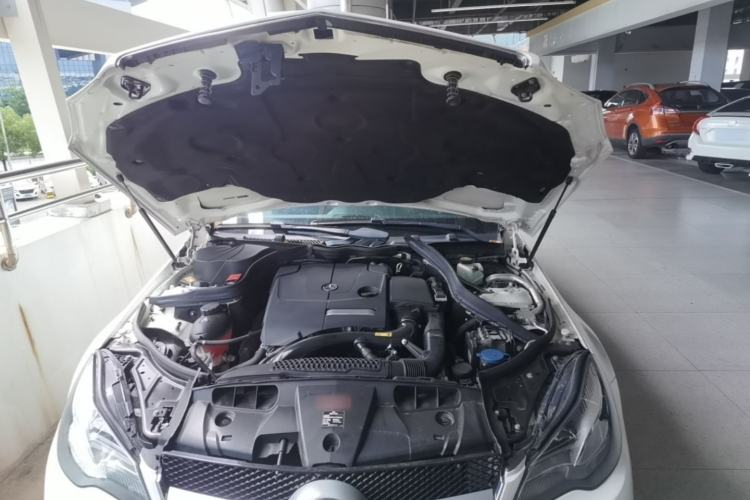Used Mercedes-Benz E-Class 2014 E 200 Coupe Engine Bay
