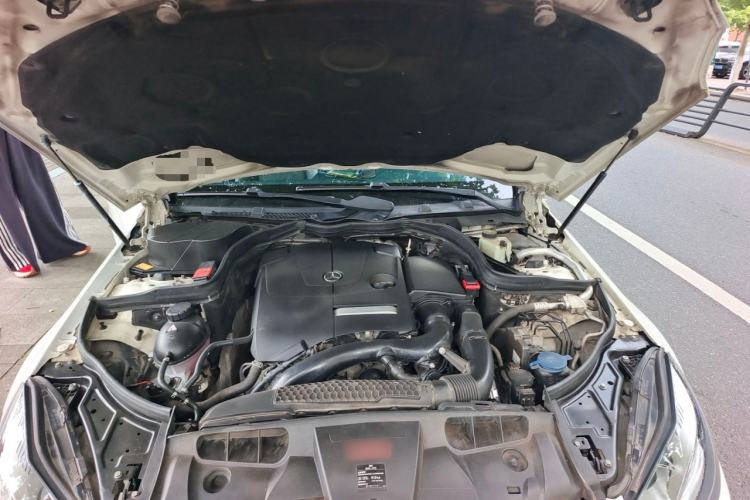 Used Mercedes-Benz E-Class 2014 E 200 Coupe Engine Bay