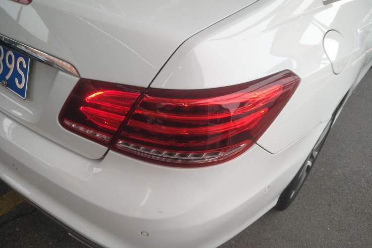 Used Mercedes-Benz E-Class 2014 E 260 Coupe Exterior 2