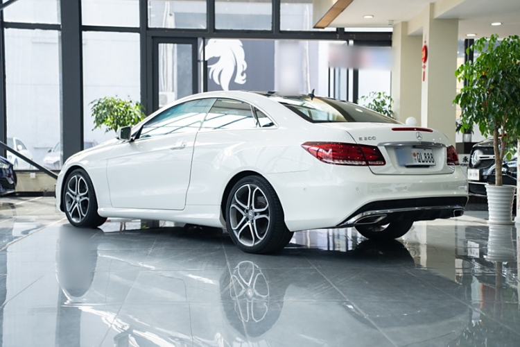 Used Mercedes-Benz E-Class 2014 E 200 Coupe Exterior 2