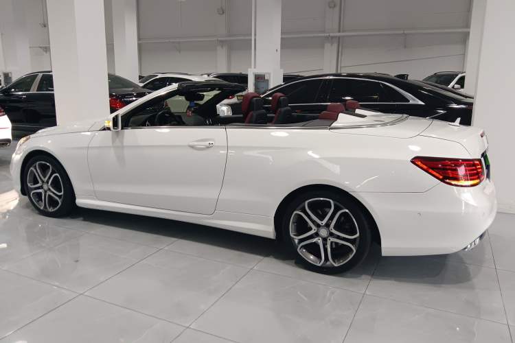 Used Mercedes-Benz E-Class 2014 E 260 Convertible Coupe Exterior 3