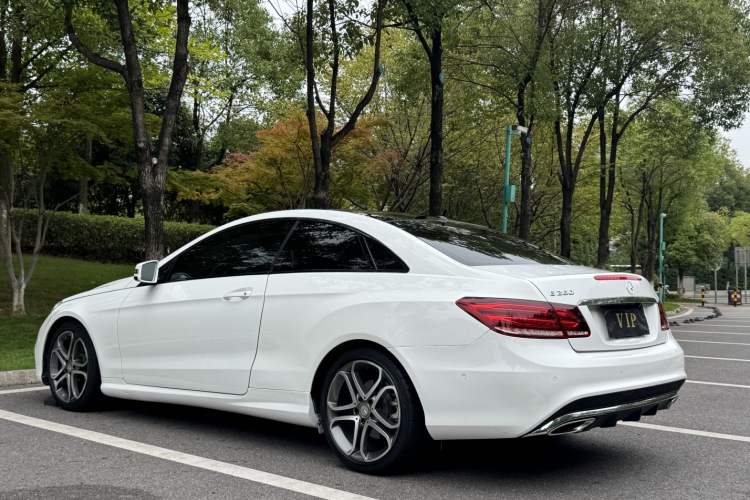 Used Mercedes-Benz E-Class 2014 E 260 Coupe Exterior 3