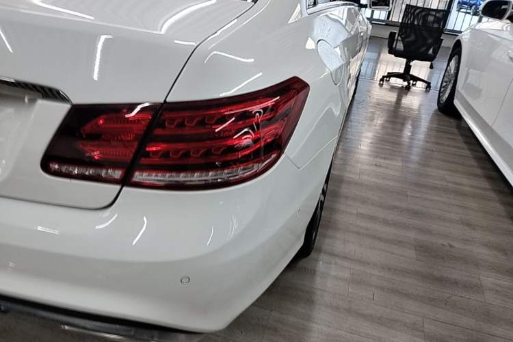 Used Mercedes-Benz E-Class 2014 E 200 Coupe Exterior 3