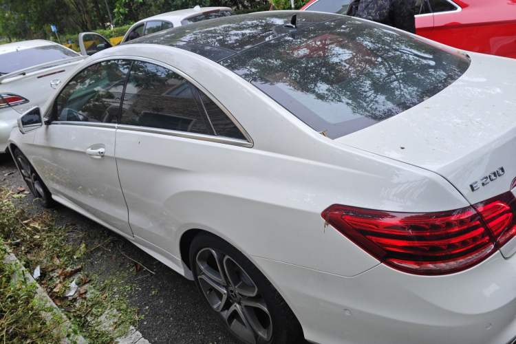 Used Mercedes-Benz E-Class 2014 E 200 Coupe Exterior 3
