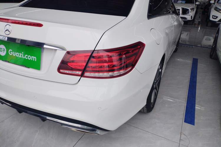 Used Mercedes-Benz E-Class 2014 E 200 Coupe Exterior 3