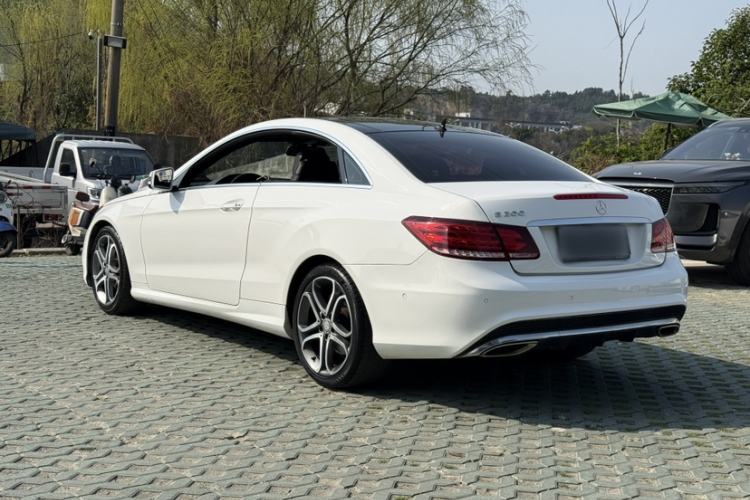 Used Mercedes-Benz E-Class 2014 E 200 Coupe Exterior 3