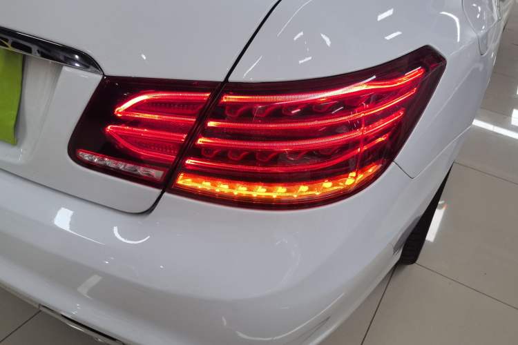 Used Mercedes-Benz E-Class 2014 E 260 Coupe Exterior 3