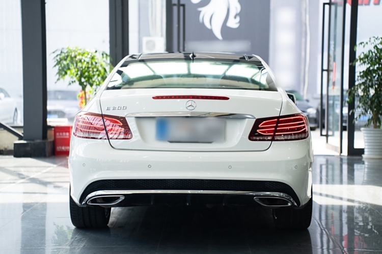 Used Mercedes-Benz E-Class 2014 E 200 Coupe Exterior 3