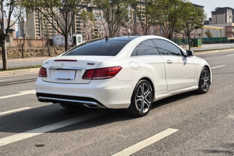 Used Mercedes-Benz E-Class 2014 E 200 Coupe Exterior 4