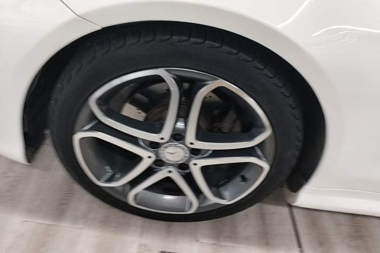 Used Mercedes-Benz E-Class 2014 E 200 Coupe Exterior 4