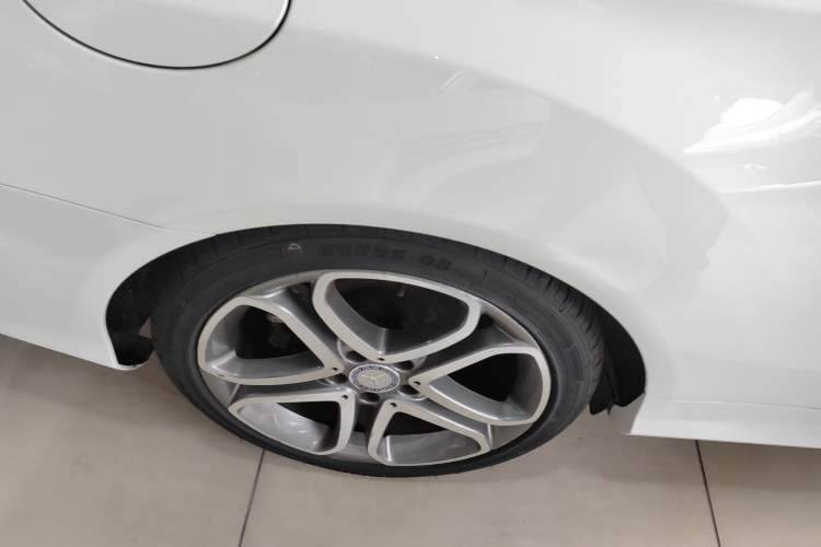 Used Mercedes-Benz E-Class 2014 E 260 Coupe Exterior 4