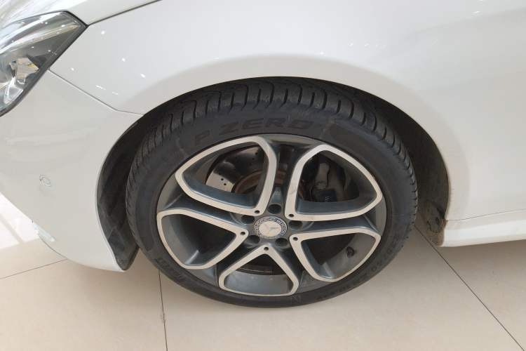 Used Mercedes-Benz E-Class 2014 E 200 Coupe Exterior 4