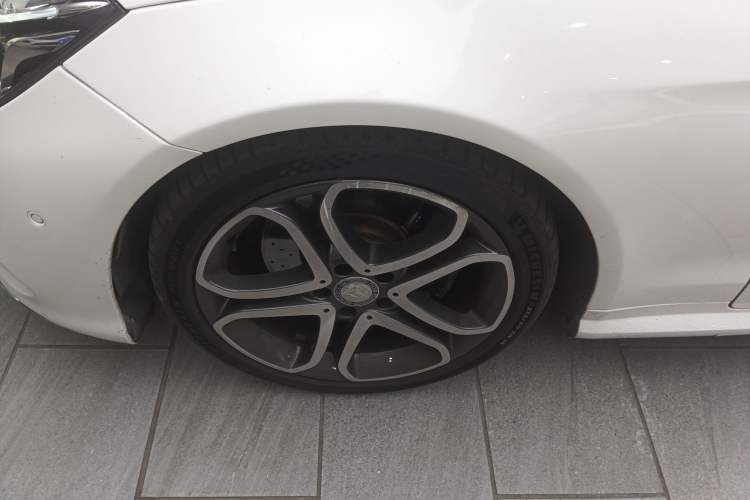 Used Mercedes-Benz E-Class 2014 E 260 Coupe Exterior 4