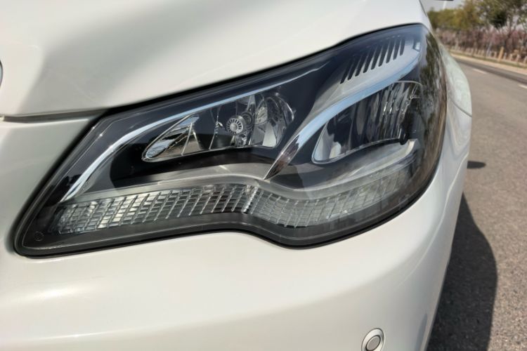 Used Mercedes-Benz E-Class 2014 E 200 Coupe Exterior 5