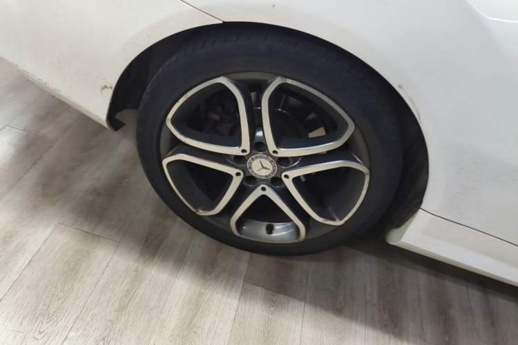 Used Mercedes-Benz E-Class 2014 E 200 Coupe Exterior 5