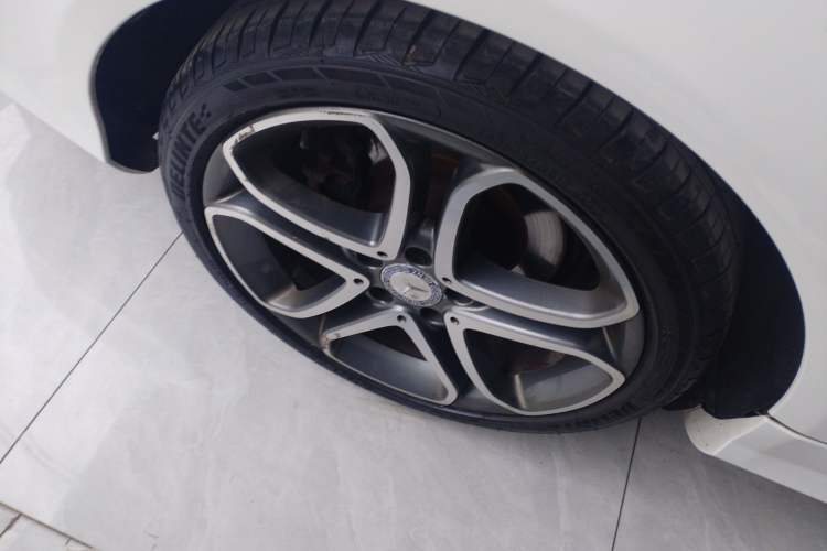 Used Mercedes-Benz E-Class 2014 E 200 Coupe Exterior 5