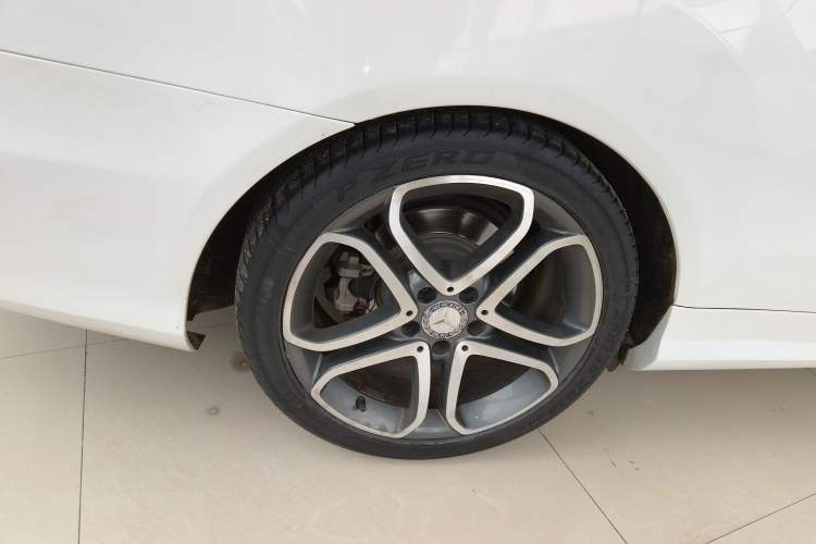 Used Mercedes-Benz E-Class 2014 E 200 Coupe Exterior 5