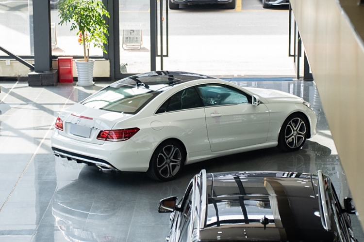 Used Mercedes-Benz E-Class 2014 E 200 Coupe Exterior 5