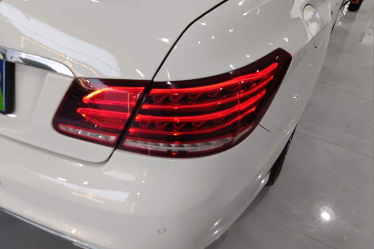 Used Mercedes-Benz E-Class 2014 E 260 Convertible Coupe Exterior 6