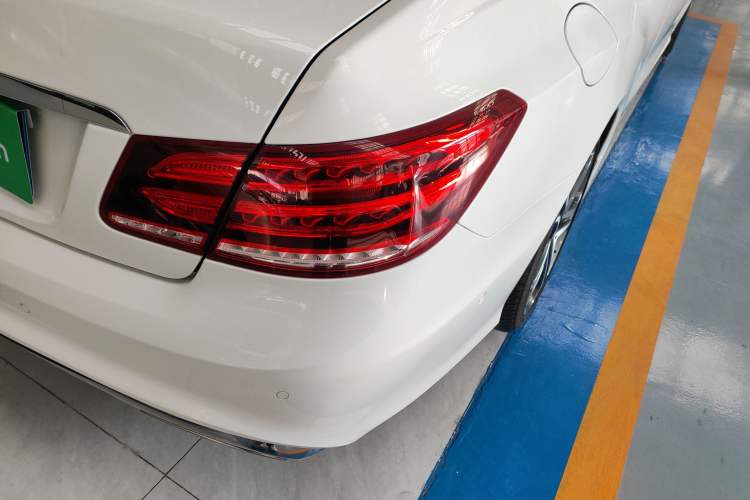 Used Mercedes-Benz E-Class 2014 E 260 Coupe Exterior 6