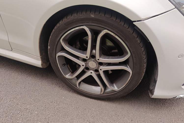 Used Mercedes-Benz E-Class 2014 E 200 Coupe Exterior 7