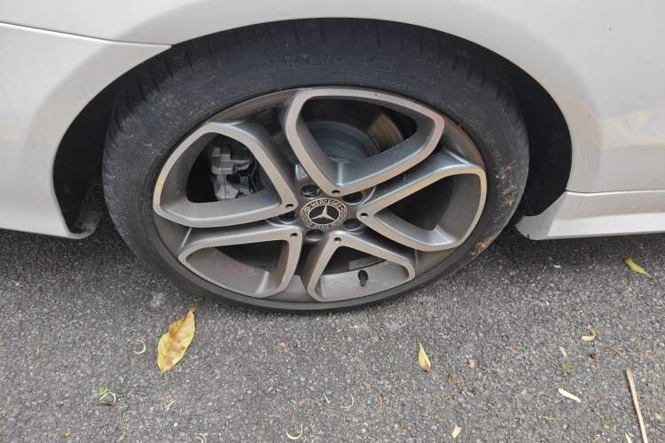 Used Mercedes-Benz E-Class 2014 E 200 Coupe Exterior 8