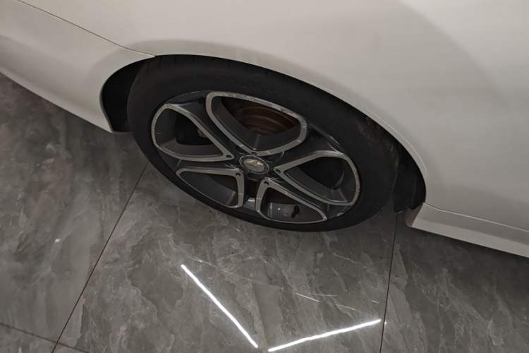 Used Mercedes-Benz E-Class 2014 E 260 Coupe Exterior 8