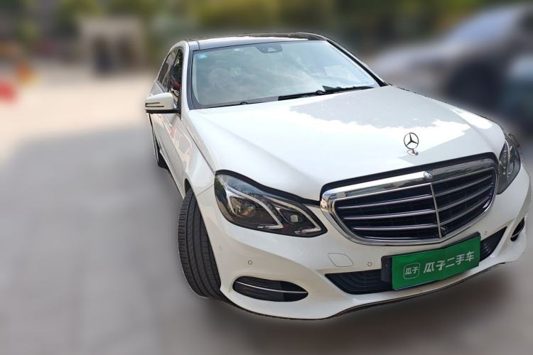 Used Mercedes-Benz E-Class 2014 E 260 L Front Right 45 Deg