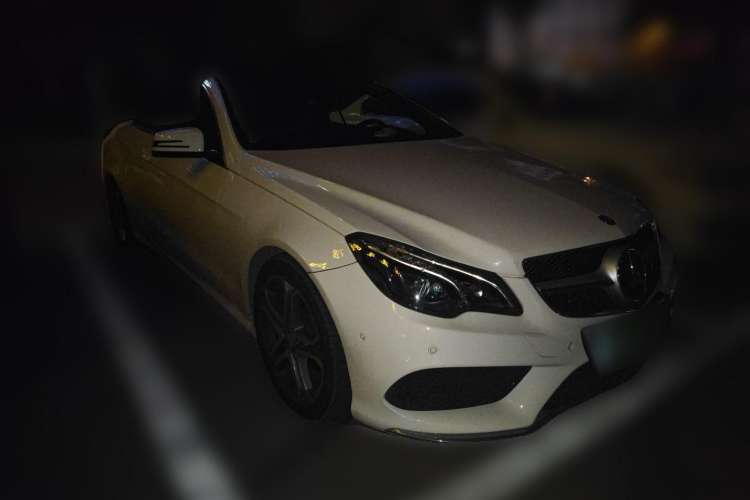 Used Mercedes-Benz E-Class 2014 E 260 Convertible Coupe Front Right 45 Deg