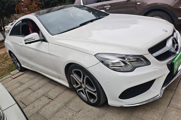 Used Mercedes-Benz E-Class 2014 E 200 Coupe Front Right 45 Deg
