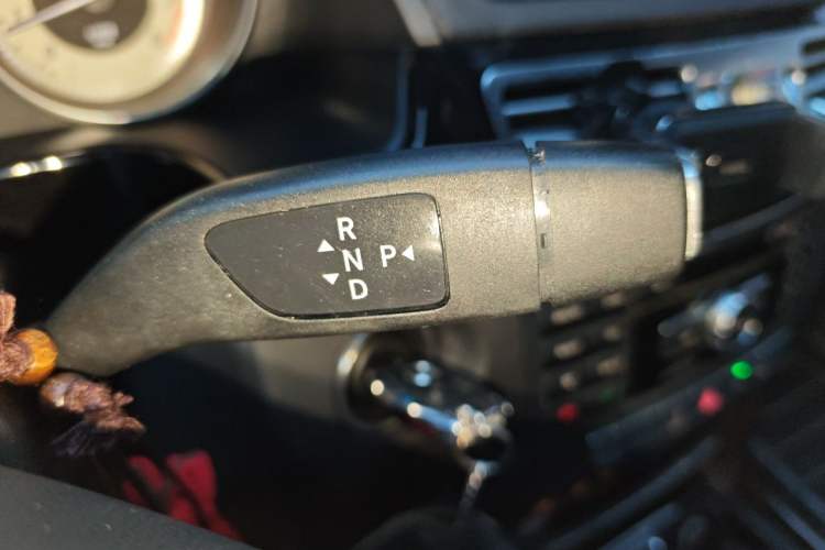 Used Mercedes-Benz E-Class 2014 E 260 L Sport Edition Gear Lever