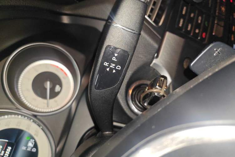 Used Mercedes-Benz E-Class 2014 E 200 Coupe Gear Lever