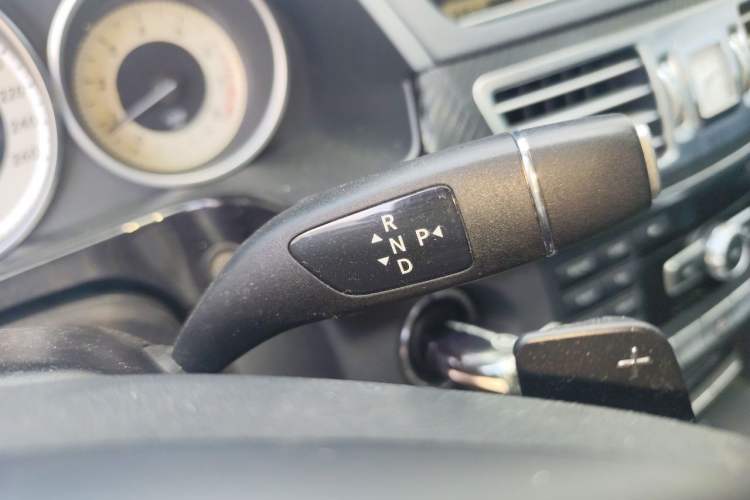 Used Mercedes-Benz E-Class 2014 Revised E 260 L Sport Luxury Edition Gear Lever