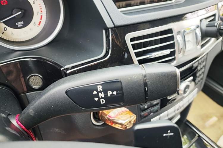 Used Mercedes-Benz E-Class 2014 Restyled E 260 L Sport Edition Gear Lever