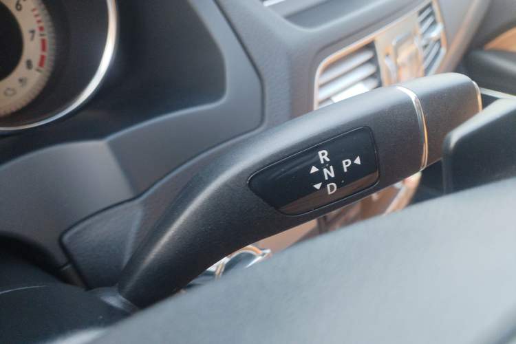 Used Mercedes-Benz E-Class 2014 E 200 Coupe Gear Lever