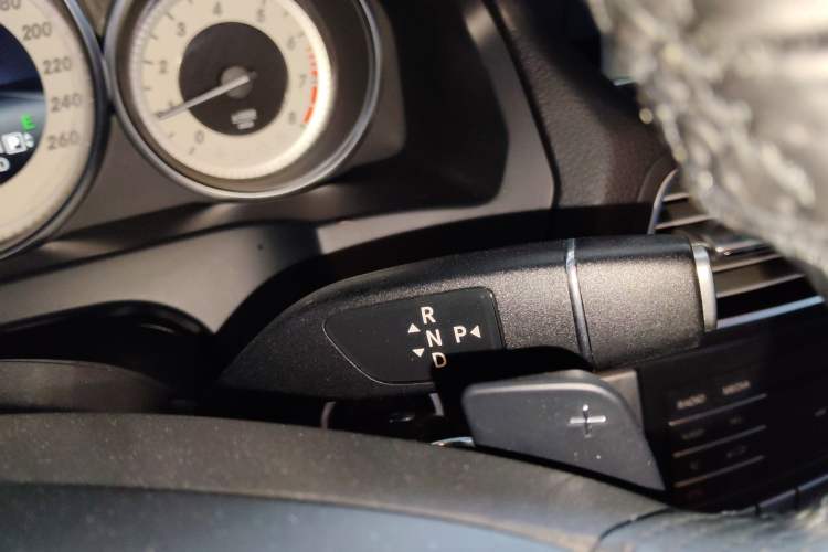Used Mercedes-Benz E-Class 2014 E 200 Coupe Gear Lever