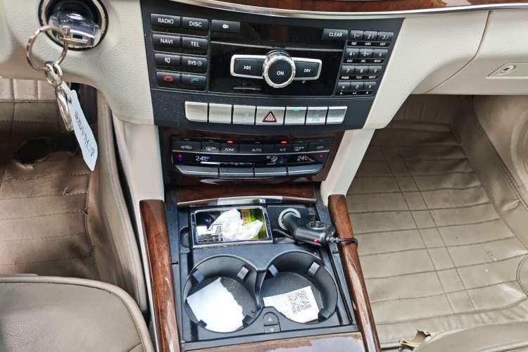 Used Mercedes-Benz E-Class 2014 E 260 L Gear Lever