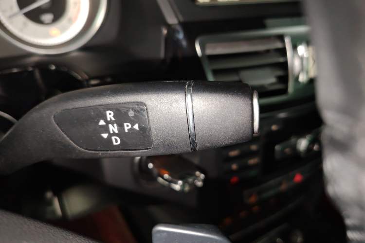 Used Mercedes-Benz E-Class 2014 E 300 L Sport Edition Gear Lever