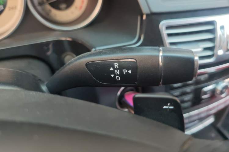 Used Mercedes-Benz E-Class 2014 Restyled E 260 L Sport Edition Gear Lever