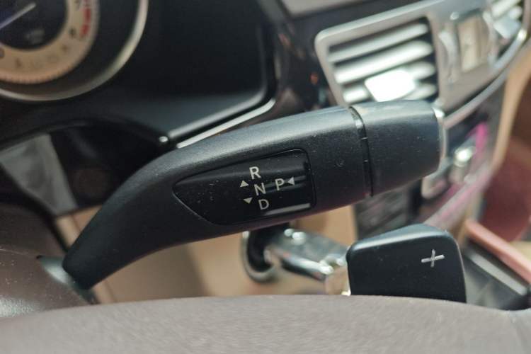 Used Mercedes-Benz E-Class 2014 Restyled E 260 L Sport Edition Gear Lever